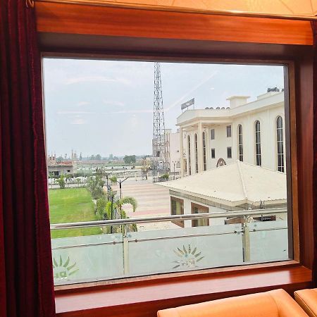 Royal Heritage Hotel & Resort Ayodhya Kültér fotó