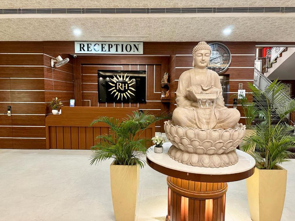 Royal Heritage Hotel & Resort Ayodhya Kültér fotó