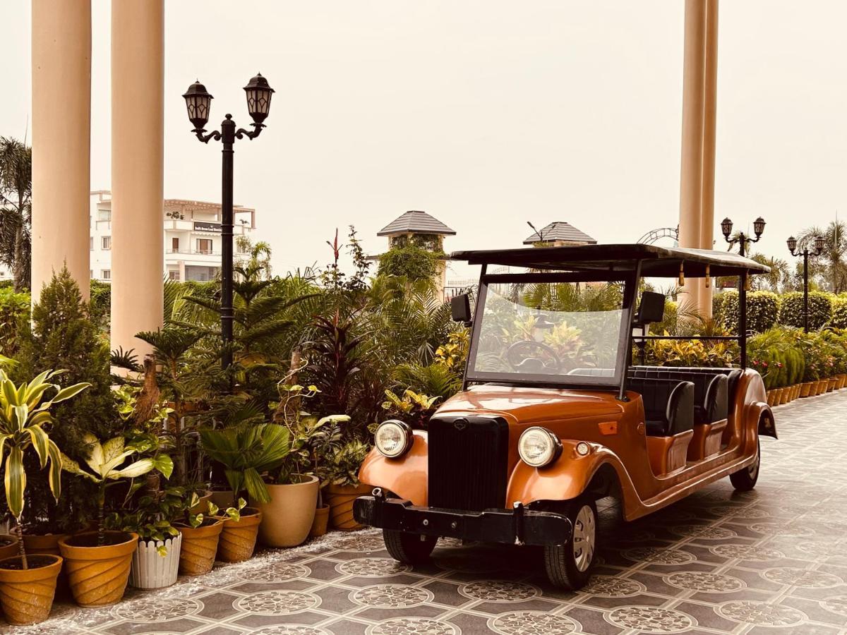Royal Heritage Hotel & Resort Ayodhya Kültér fotó